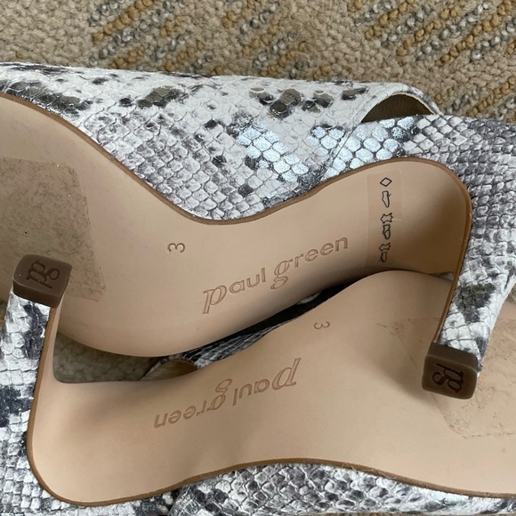 𝅺Paul Green Snake Pumps - Picture 9 of 9